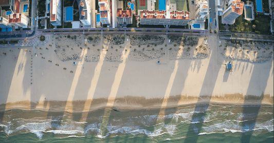 Sombras y Horizontes en la Playa